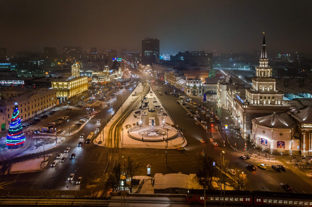 Комсомольская площадь трех вокзалов в Москве